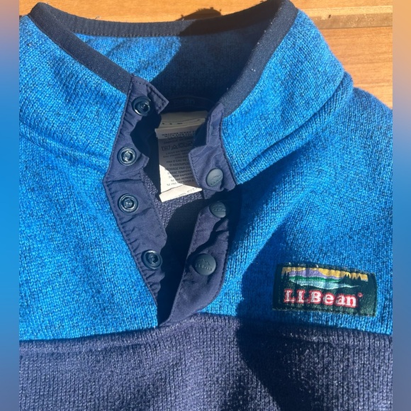 L.L. Bean blue and navy kids pullover sweater size 5-6. - Picture 5 of 5